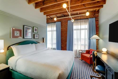 Standard King Room - Hearing Accessible