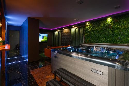 L escale Jacuzzi et Sauna gîte à louer Guichainville