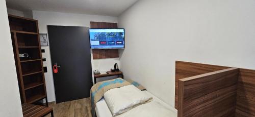 1 twin bed