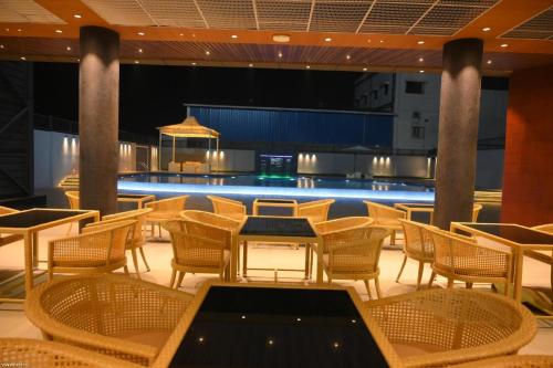Restaurant, GOLDEN PARK (HOTEL & RESORT) WEST BANGAL in Malda
