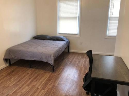 Private 3-bedroom apartment near EWR and NYC in Newark, USA