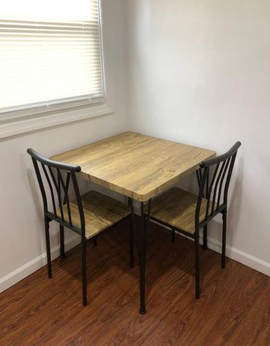 Private 3-bedroom apartment near EWR and NYC in Newark, USA