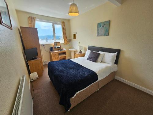 Rivelyn Hotel - image 7