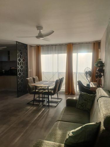 Les jardins de la riviére , cinq minutes à pieds du barachois , très proche du centre ville de Saint denis - Location saisonnière - Saint-Denis