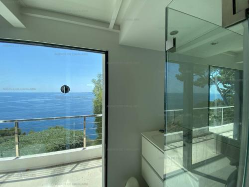 Belle villa à Cavalaire-sur-Mer avec piscine et vue mer - FR-1-100-228 - image 3