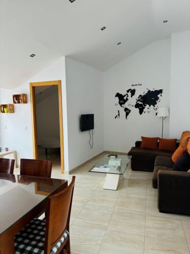 Apartamentos Atenea - Tap to explore photos