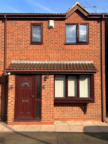 Four Bedrooms and Two Bathrooms up to Nine People, Birmingham
