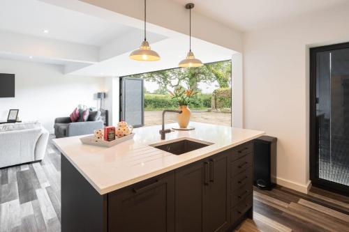 Konyha, Host & Stay - The Stable in Longford