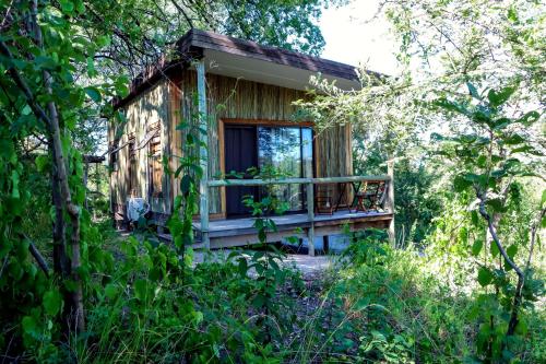 Hyenas Howl Cabins & Campground in Muchenje