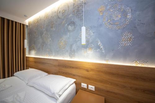 Red VIP Premium Studio image 10