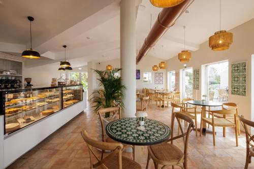 Restaurant, Vale Do Lobo Resort in Almancil