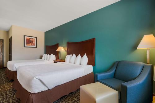 2 queen beds