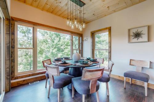 Luxe Mountain Hideaway