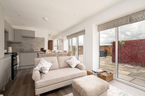 Elegant Barn Retreat with jacuzzi in North Somercotes