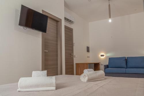 Quadruple Room with Private Bathroom image 7