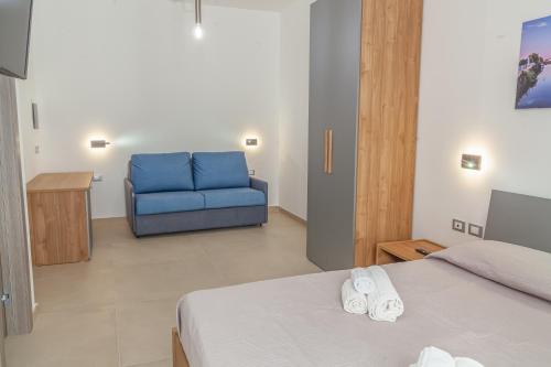 Quadruple Room with Private Bathroom image 3