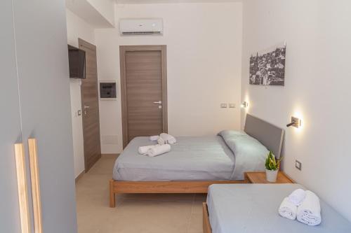 Triple Room with Private Bathroom image 2