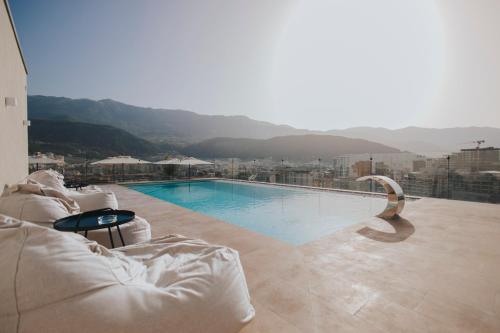 Úszómedence, Infinity Hotel & More in Babin Do