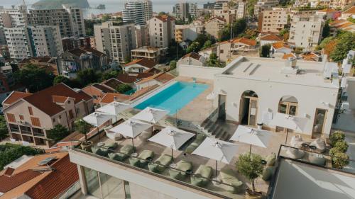Infinity Hotel & More, Budua