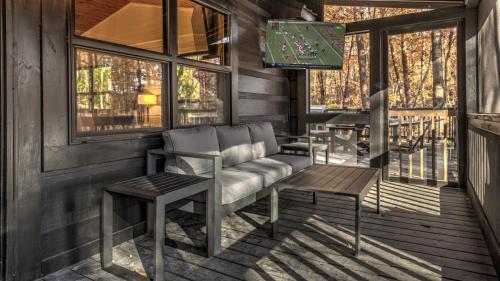 Treetop Getaway in Blue Ridge, USA