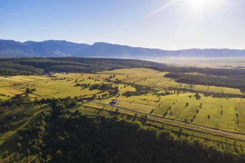 Tuvākā izklaides vieta, Vila Anamari in Livno
