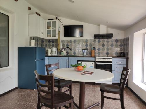Vintage House Prima Priori in Krapets