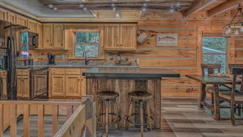 Waters Edge in Cherry Log, USA