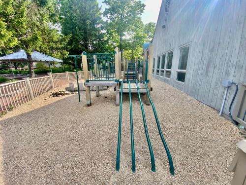 Ski-inski-out, Pet-ok Condo, Walk To Wintergreen in Roseland, USA