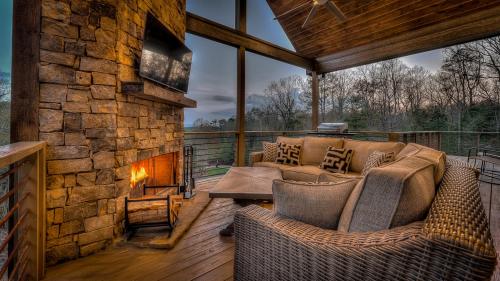 Whiskey Hollow Lodge in Morganton, USA