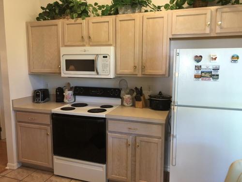 Southern Dunes Condo Private in Haines City, USA