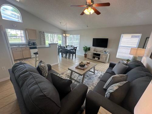 Southern Dunes Golf Front Villa in Haines City, USA
