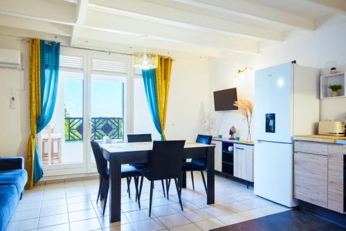 Équipements, Charmant duplex avec vue mer et piscine - Le Goyave in Mare Gaillard
