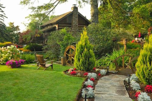 Azalea Garden Inn - 정원