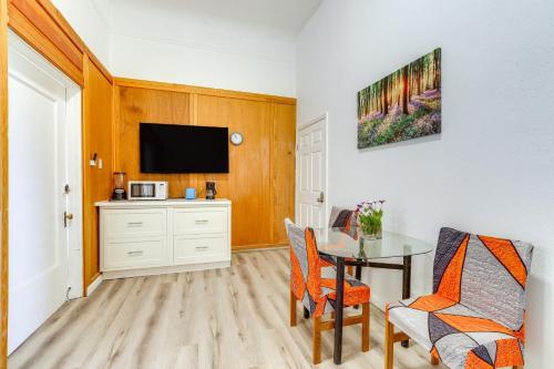 Montara Apartment w/ Yard Near Beaches – khách sạn tại Vịnh Half Moon