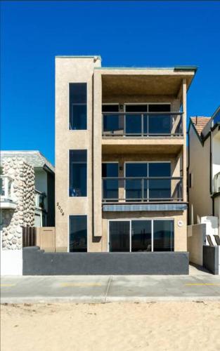 Beatrice - Beachfront in Newport Beach, USA
