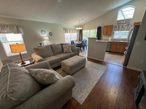Fore Golf front pool villa Updated in Haines City, USA