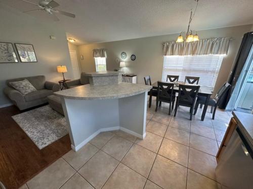 Fore Golf front pool villa Updated in Haines City, USA
