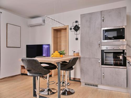 餐飲選擇, House Ivana with jacuzzi in 奧布羅瓦茨