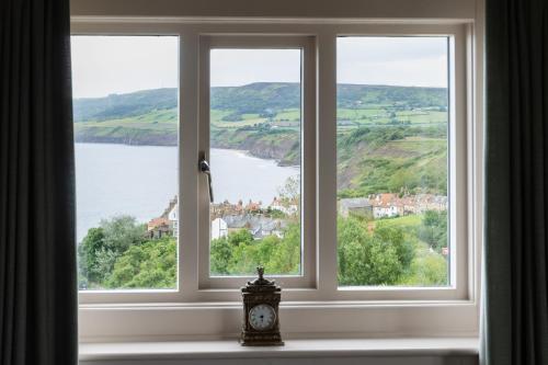 Deluxe Double Room with Sea View image 8