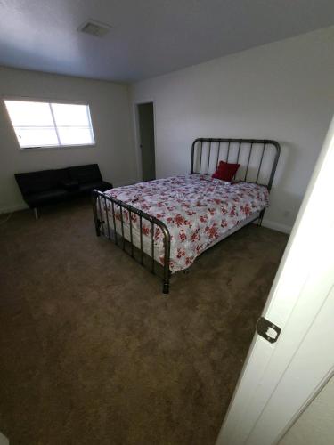 7 Bed Pool House, Las Vegas (photo 3)