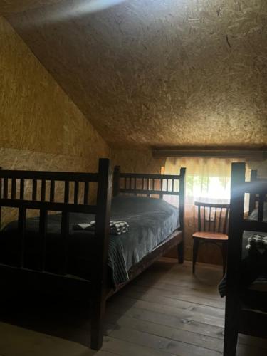 2 twin beds