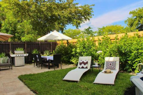 Fern Residence-spacious, Backyard-downtown & Beach in Fort Lauderdale, USA