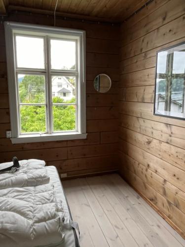 Stryn - Faleide - hus ved fjorden, Stryn (foto 9)