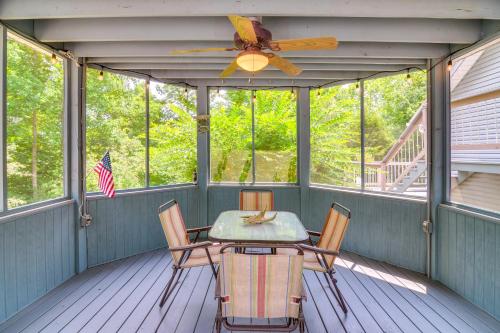 Tennessee Cabin Getaway Near Dale Hollow Lake! in Albanija (KY)