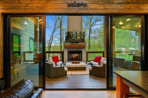 Secluded Creekside Cabin with Hot Tub and Fire Pit!