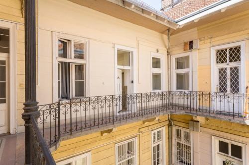 New Central and Convenient Flat - image 3