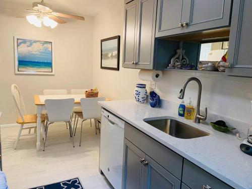 Endless Beach #A,Oceanfront,3bedrooms-2bath-Pet Friendly in Virginia Beach, USA