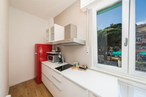 Poseidon Apartment 011019-LT-0180 Poseidon Apartment 011019-LT-0180