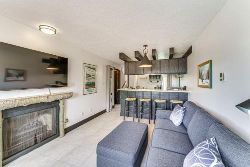 Angel Fire Mountain Condo Steps to Ski Resort! in Angel Fire, USA