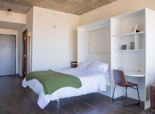 Flexhome East Side Studio UR3 in Milwaukee, USA